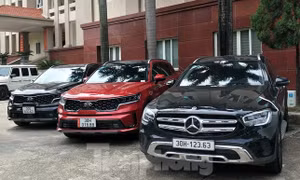Cận cảnh dàn siêu xe bị thu giữ trong đường dây đánh bạc nghìn tỷ ở Hà Nội
