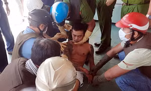 Khống chế đối tượng nhiễm HIV lên cơn “ngáo đá” gây náo loạn chợ