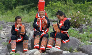 Những nghệ nhân của làng