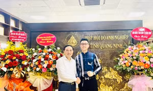 TAB chúc mừng ngày doanh nhân và bắt nhịp chuyển đối số
