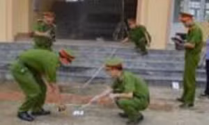 Bắc Giang: Chồng đâm vợ tử vong, bố vợ trọng thương tại tòa án