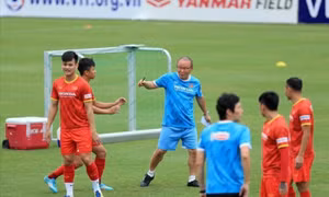 Bão chấn thương đổ bộ ĐT Việt Nam và 2 giải pháp của thầy Park