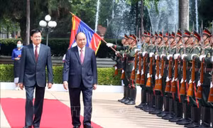 Lễ đón chính thức Chủ tịch nước Nguyễn Xuân Phúc và Phu nhân thăm hữu nghị chính thức Lào