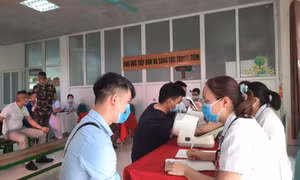 Đảm bảo an toàn tiêm vắc-xin Covid-19