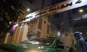 TP HCM huy động gần 500 taxi, xe khách chở bệnh nhân