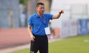 Hà Nội thanh lý hợp đồng HLV Chu Đình Nghiêm qua... đường bưu điện