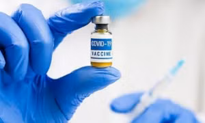 Người đang dùng thuốc chống huyết khối lưu ý gì khi tiêm vaccine COVID-19?