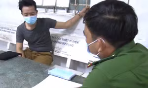 Khởi tố kẻ đánh đập dã man bé trai 5 tuổi ở Bình Dương