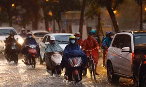 Bắc Bộ và Nam Bộ có mưa to đến rất to, đề phòng lốc, sét và gió giật