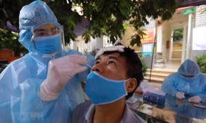 Dịch COVID-19 ngày 15/8: Số ca nhiễm ghi nhận trong nước giảm 136 ca