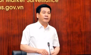 Xăng dầu tồn kho, Bộ trưởng Công Thương yêu cầu "ưu tiên nguồn trong nước"