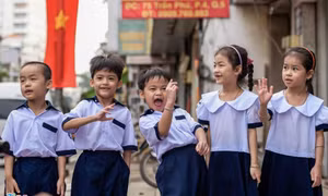 Bộ GD&ĐT: Học sinh lớp 1 học chương trình mới nổi trội hơn