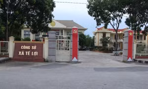 Thanh Hóa tạm đình chỉ công tác 4 cán bộ xã đánh bài