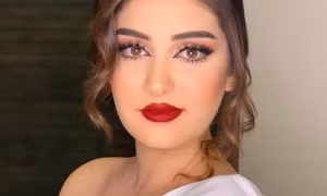 Gương mặt đẹp như búp bê của Hoa hậu Iraq đầu tiên dự Hoa hậu Thế giới