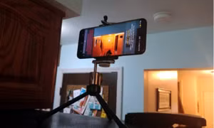 Dùng điện thoại cũ làm camera giám sát trong nhà