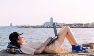 Du lịch khởi sắc nhờ xu hướng 'đi chơi kết hợp làm việc từ xa'
