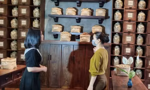 Thúc đẩy tiêm vắc xin Covid-19 cho lao động ngành du lịch