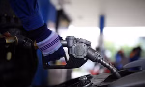 Xăng trong nước sẽ giảm chiều nay?