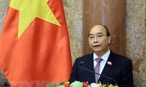 Chủ tịch nước Nguyễn Xuân Phúc lên đường thăm hữu nghị chính thức Lào