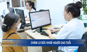 Chăm lo sức khỏe người cao tuổi