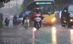 Nhiều khu vực trên cả nước có mưa to cục bộ từ chiều 19/8