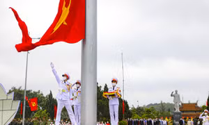 Thiêng liêng Lễ thượng cờ trên đảo Cô Tô