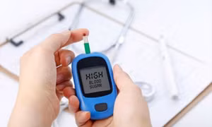 Dấu hiệu cảnh báo lượng đường trong máu cao tới mức nguy hiểm