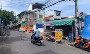 Mâu thuẫn trên đường, người đàn ông bị đâm gục