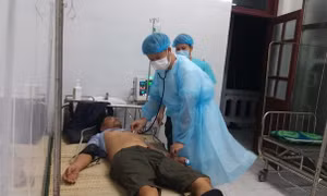 Bệnh xá ở quần đảo Trường Sa cấp cứu ngư dân gặp nạn trên biển