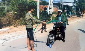 Bắt nhóm côn đồ tuổi teen chuyên dùng kiếm, rựa "xin đểu"