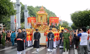 Tưng bừng lễ hội Đền Cửa Ông tháng 8 năm Nhâm Dần