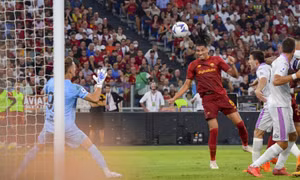 Smalling giúp Roma giữ mạch toàn thắng