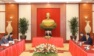 Tổng Bí thư Nguyễn Phú Trọng điện đàm với Tổng thống Indonesia Joko Widodo