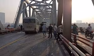 Cầu Chương Dương tắc cứng sau vụ tai nạn liên hoàn giữa nhiều xe ô tô