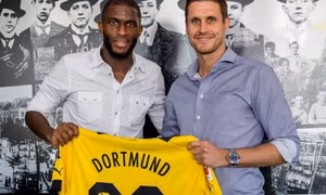 Ronaldo hết cơ hội đến Dortmund