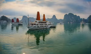 Vịnh Hạ Long vào top điểm đến đẹp nhất thế giới 2022