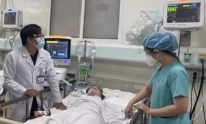 Nữ sinh vụ ngộ độc rượu tổn thương não, tình trạng nặng