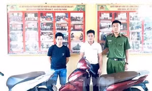 Phát hiện đường dây mua, bán giấy đăng ký mô tô giả