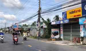 Truy bắt hung thủ đâm chết một thanh niên trước cửa hàng điện thoại