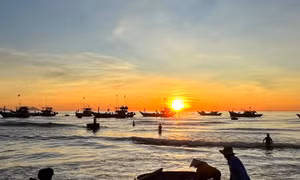 Bình minh trên biển Bình Minh