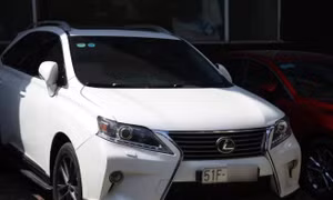 Từ khiếu nại biên bản phạt nguội, phát hiện xe Lexus RX350 đeo biển giả