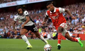 Đánh bại Fulham, Arsenal giữ ngôi đầu bảng Ngoại Hạng Anh