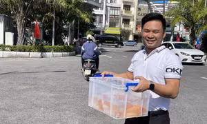 Người dân hối hả tiễn ông Công, ông Táo về trời