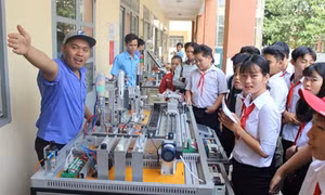 Trường nghề loay hoay khi học sinh vừa muốn học văn hóa, vừa muốn học nghề 