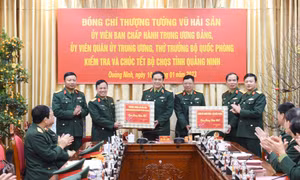 Thượng tướng Vũ Hải Sản thăm, chúc Tết Bộ CHQS tỉnh Quảng Ninh