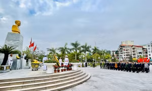 Dâng hương tưởng nhớ các Anh hùng liệt sĩ và các đồng chí cố lãnh đạo tỉnh