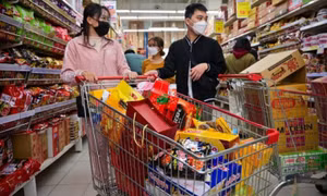 Siêu thị mở cửa xuyên Tết
