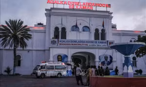Tấn công nhằm vào tòa nhà chính phủ ở Somalia, ít nhất 5 dân thường thiệt mạng