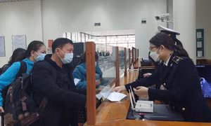 Cặp cửa khẩu Quốc tế Móng Cái (Việt Nam) - Đông Hưng (Trung Quốc) thông quan trở lại