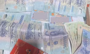 Hành khách quên 35 triệu đồng trên chuyến tàu mùng 1 Tết